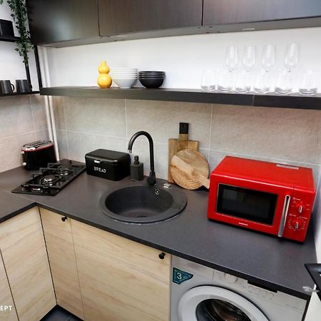 Brand New Lovely Studio Near Metro Station Bukarest Kültér fotó